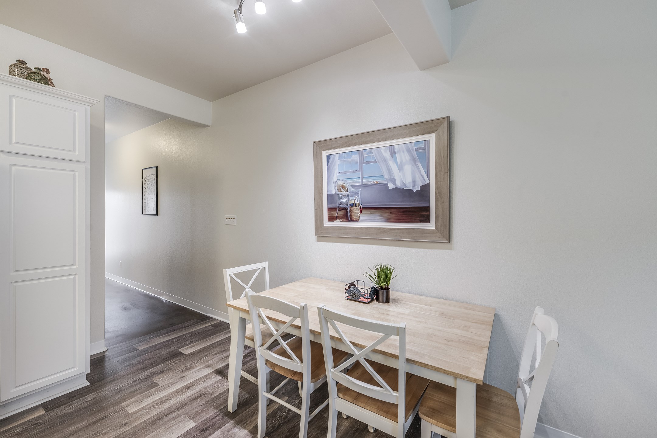 Lovely dining space for four to enjoy meals with the family 
