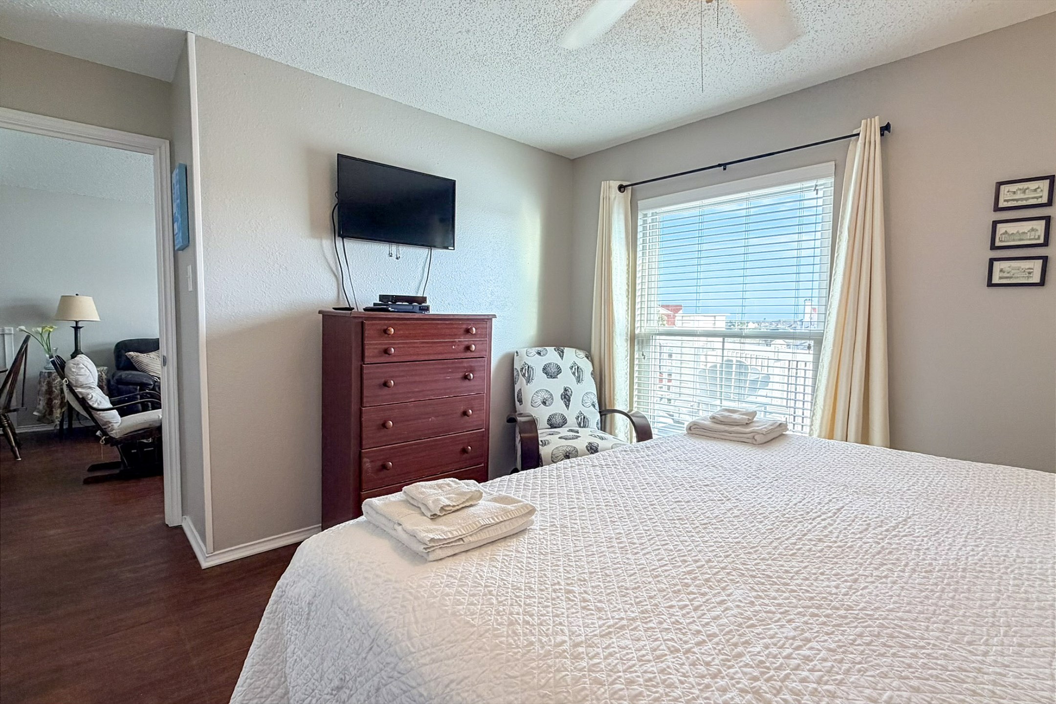 Master bedroom with king size bed, private bahroom and flat screen TV