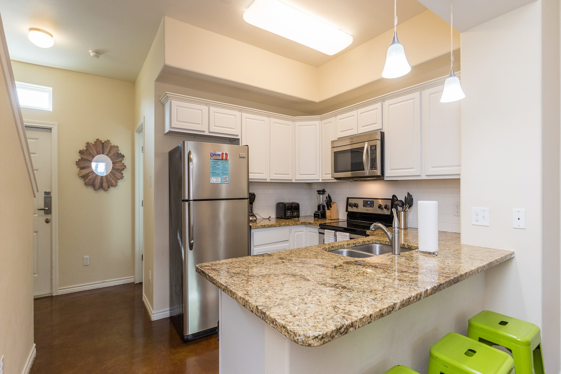 Breakfast bar and kitchen