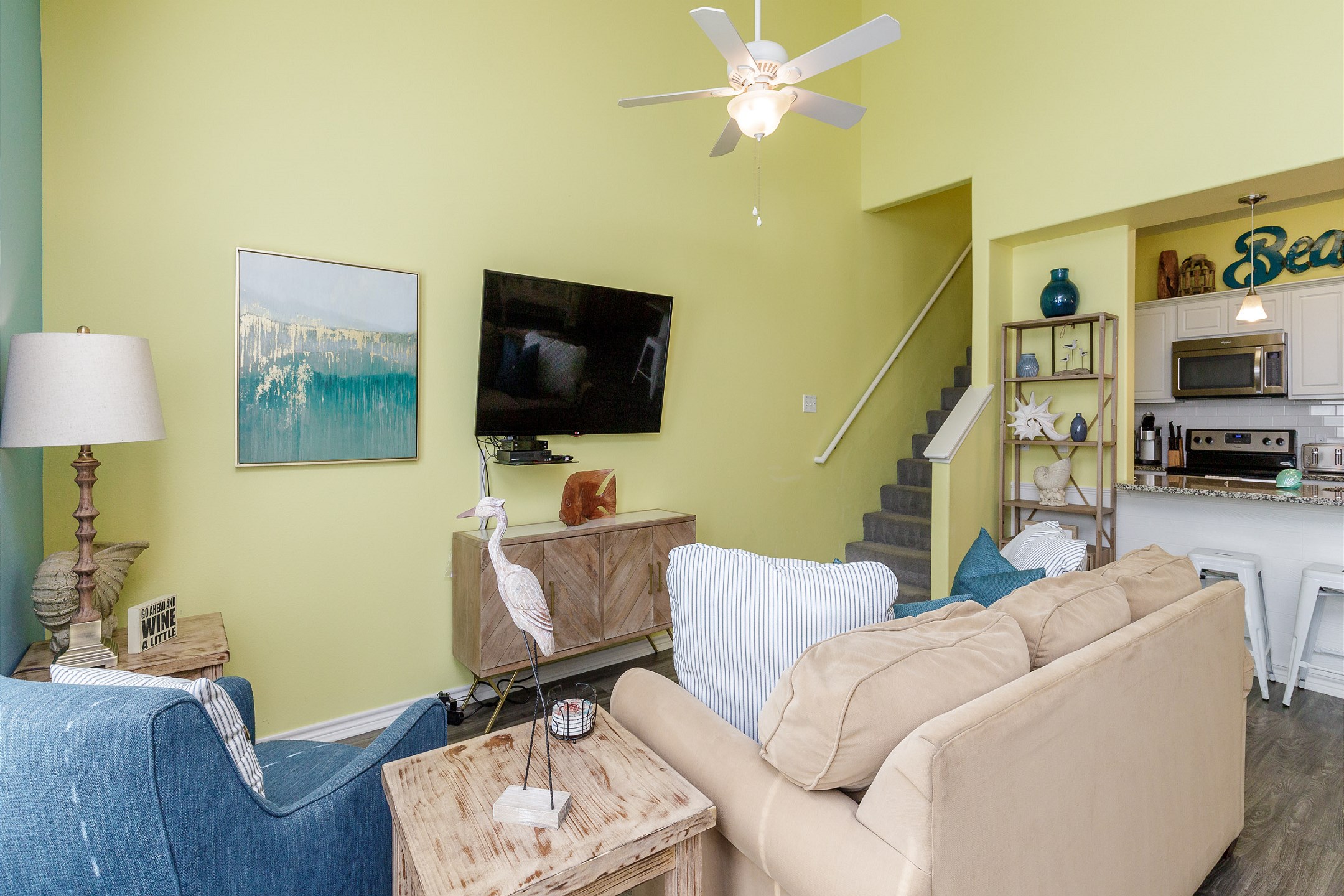 Great living area with comfortable seating for family gatherings