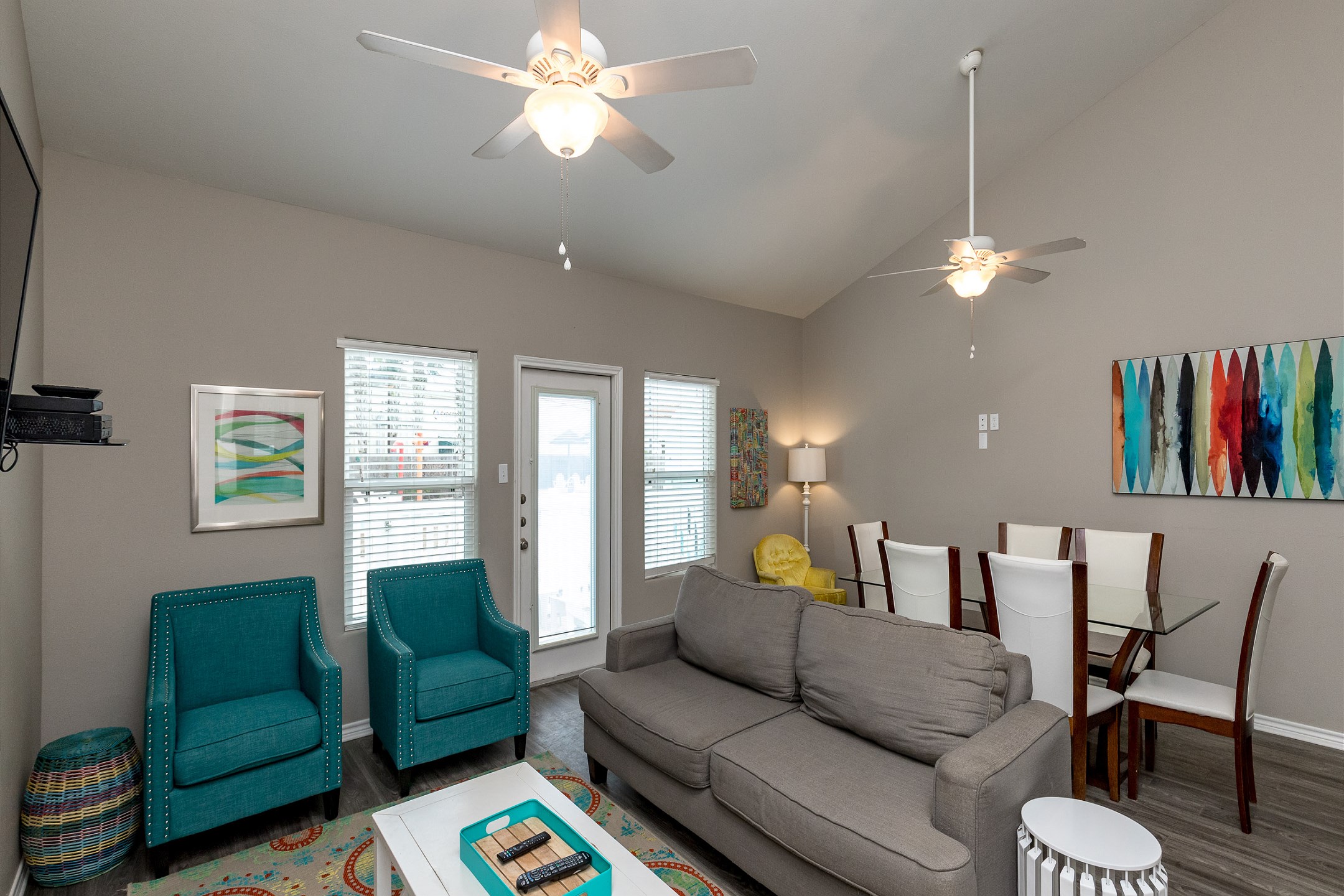 Nemo Cay Resort D146K Poolside