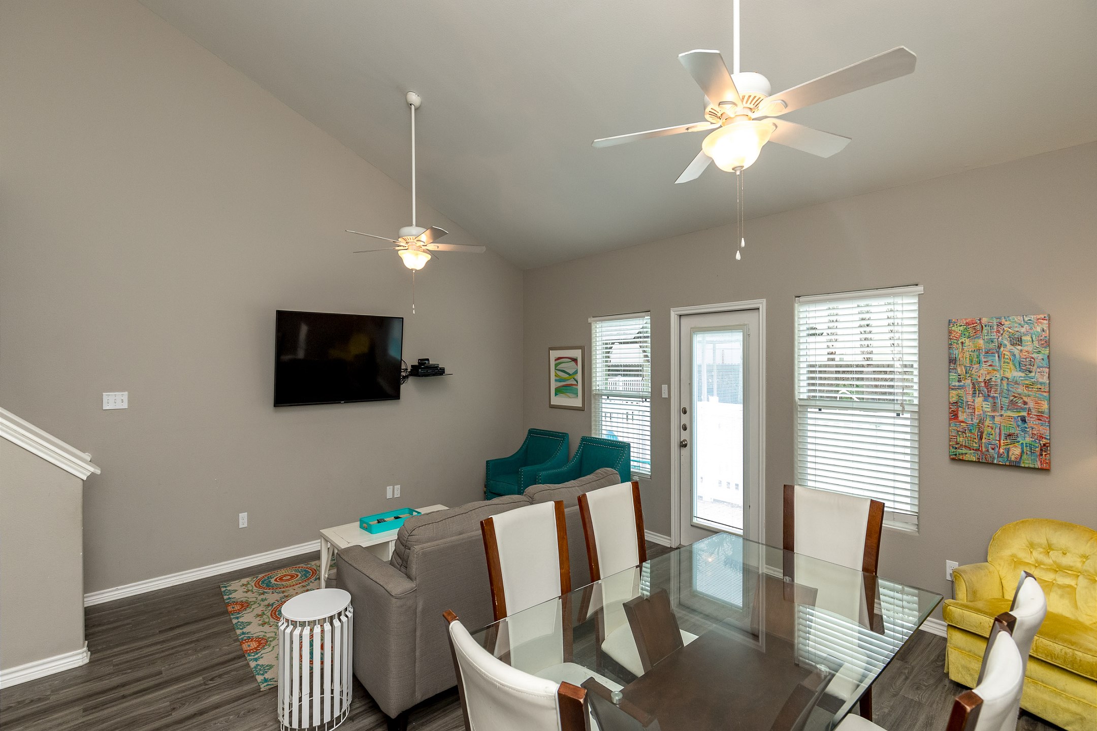 Spacious living and dining area
