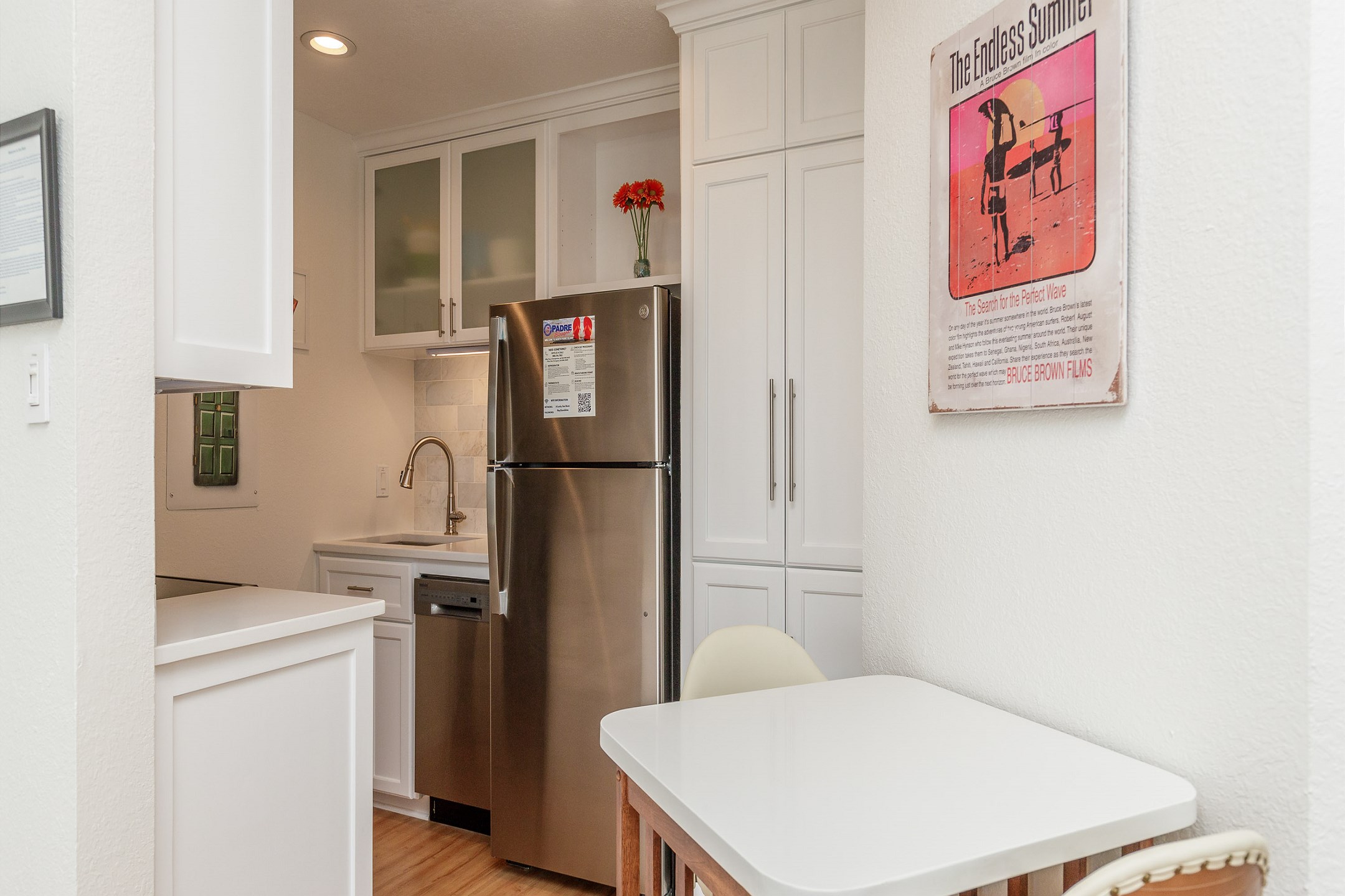 Upgraded kitchen area with dining table for two