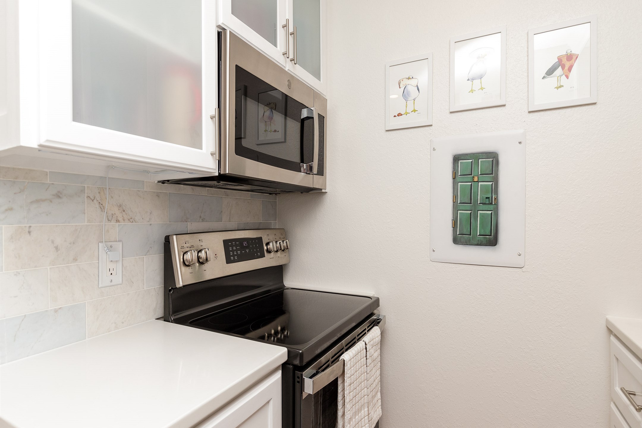 Fully equipped kitchen area with many upgrades 