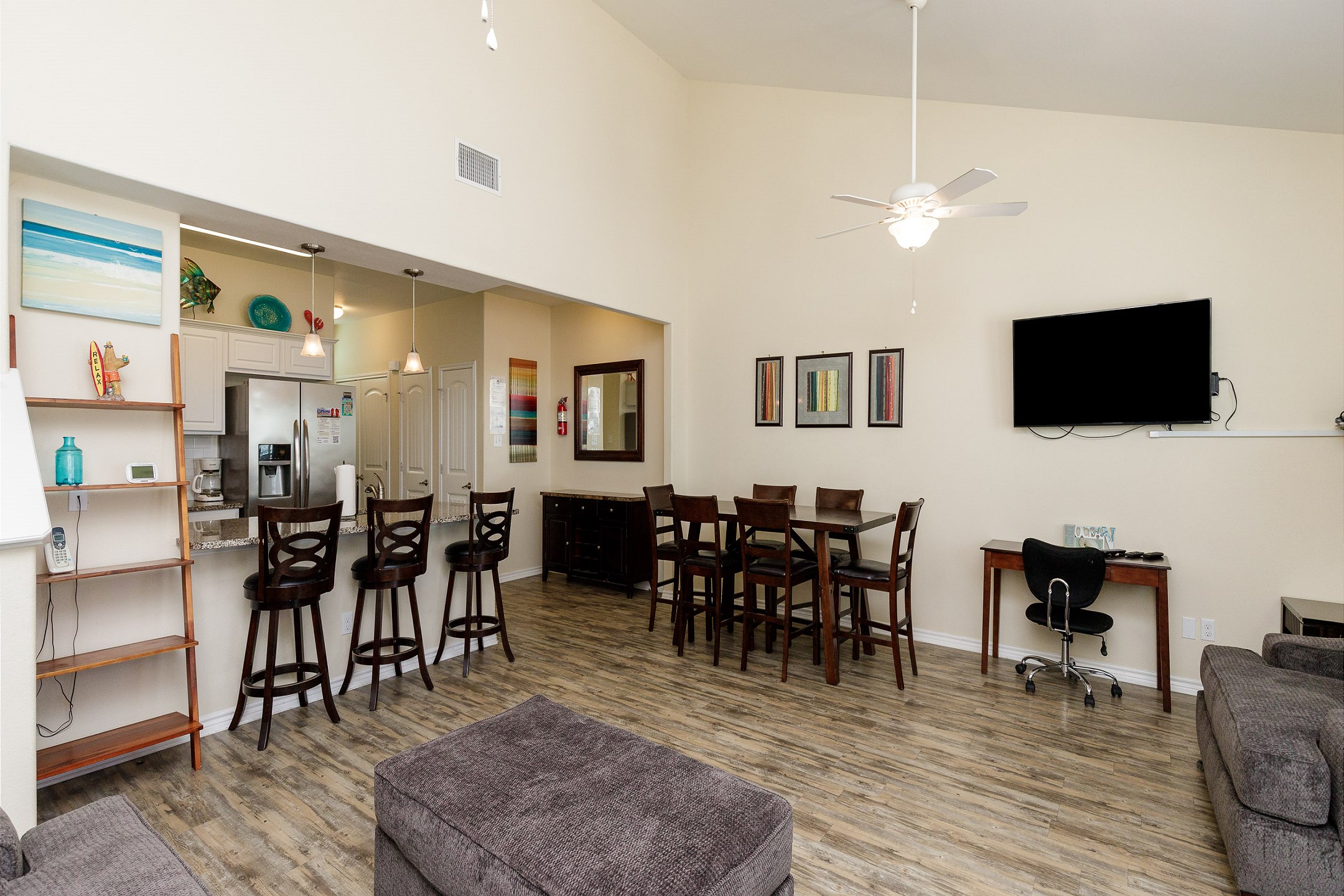 Spacious layout to entertain and plan your next beach day adventures