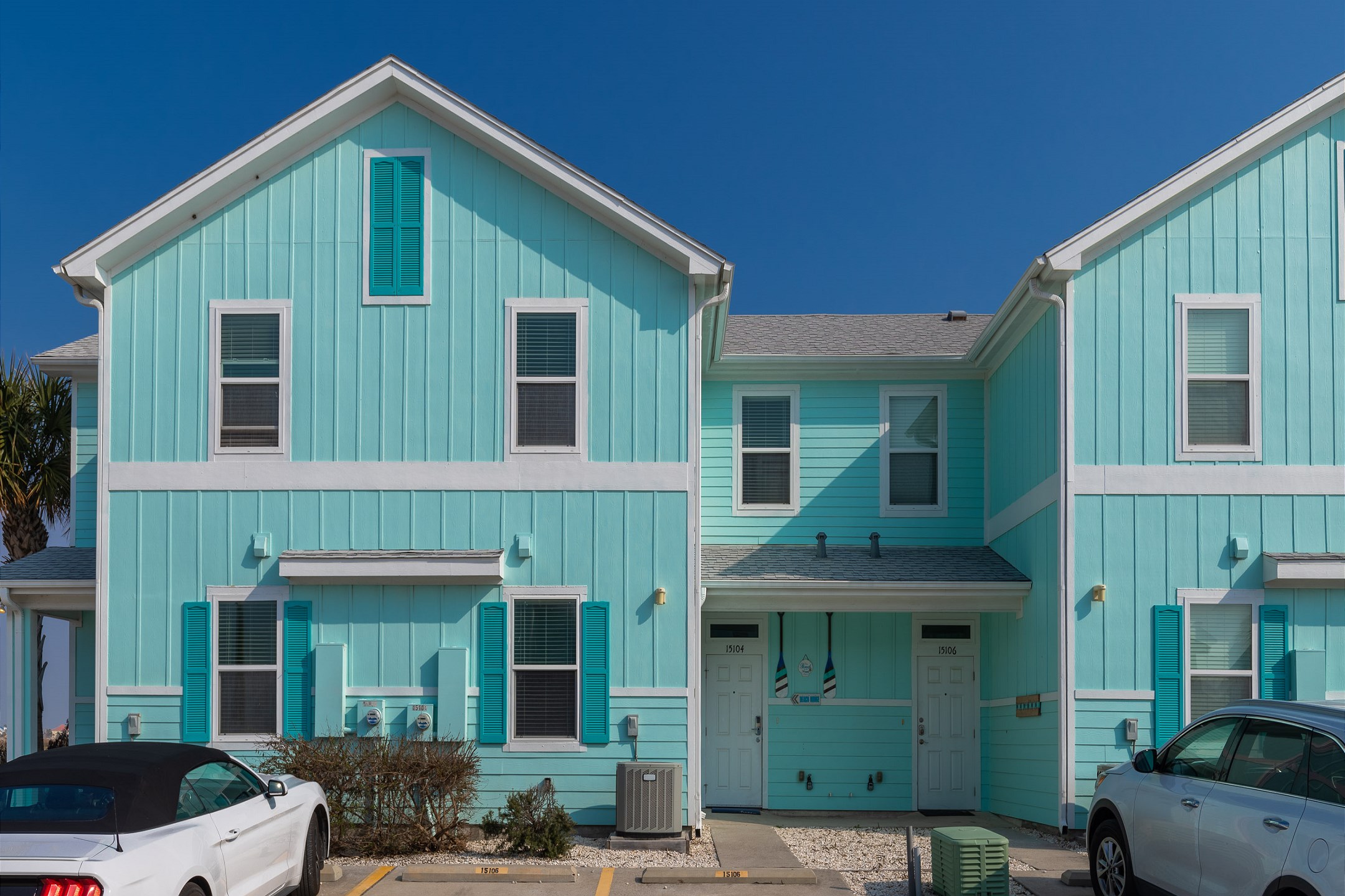 Front view of property with contact-less check in