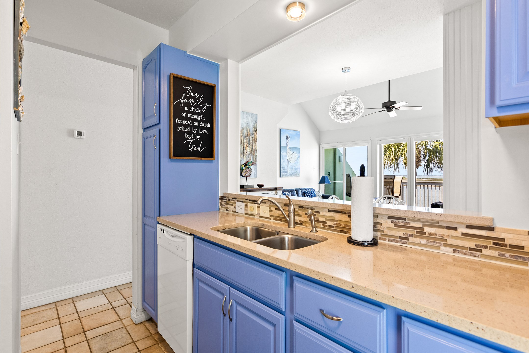 Open concept kitchen with everything you need to cook on vacation 