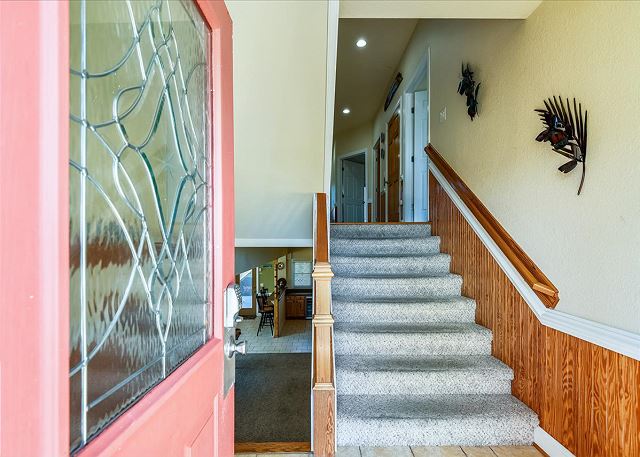 Entry Way - Mid Level