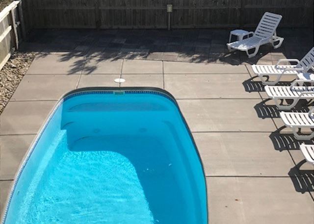 Private Pool-Mid May to Mid Oct.