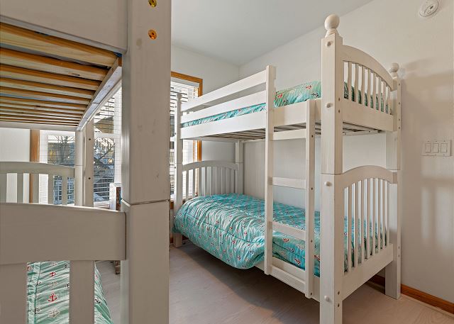 Double Bunk Bed Sets - Mid Level