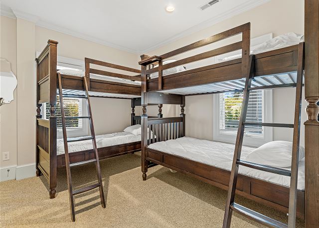 Double Bunk Beds Bedroom - Ground Level