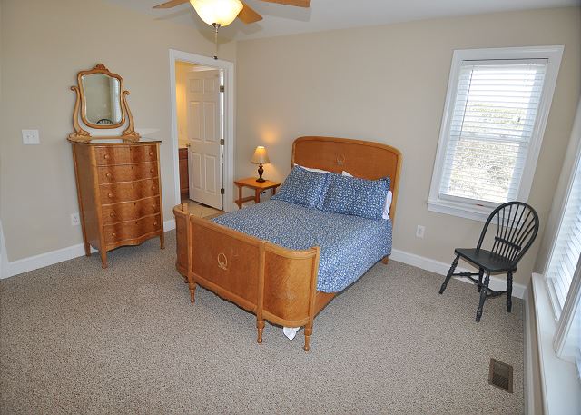 King Master Suite (not Double Bed) - Mid Level