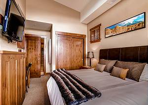 Aspen Meadow Mountain Master Suite
