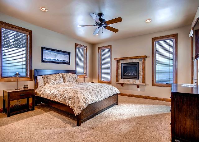 Ten Mile Range Main Suite