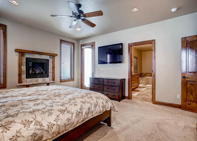 Ten Mile Range Main Suite