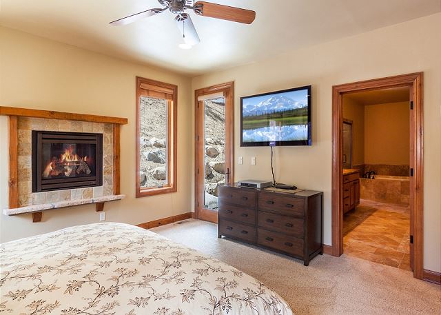 - sleeps 2 in one king bed, ensuite bath with shower and jetted tub