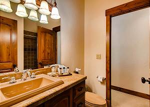 North Star Peak ensuite bathroom