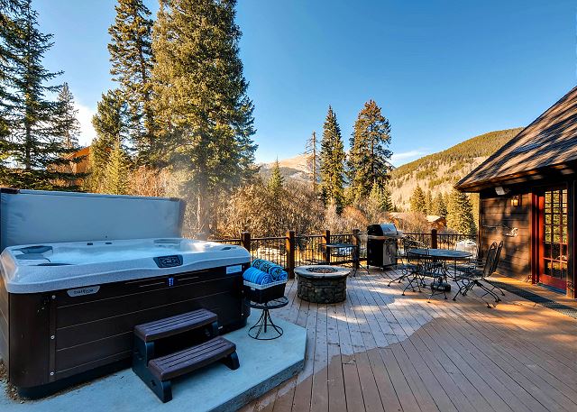 Deck with Hot Tub, Outdoor Seating, Fire Pit and Great Views!
