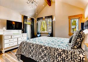 Mine Tailings Queen Suite