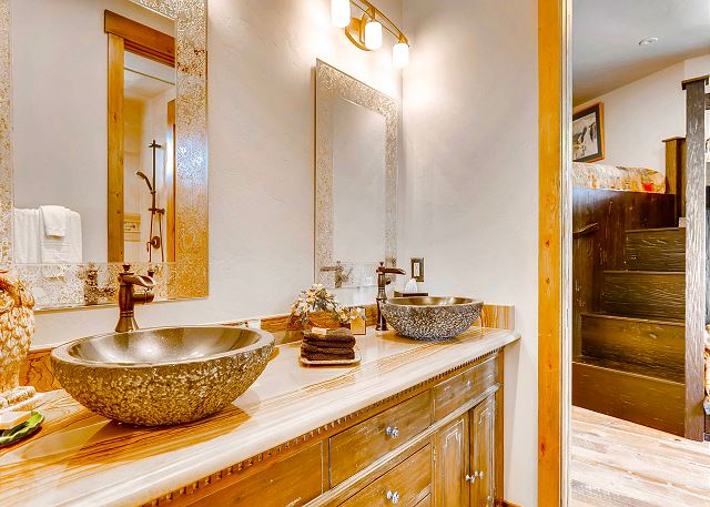 ensuite bathroom dual sinks