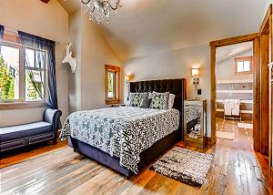Mine Tailings Queen Suite