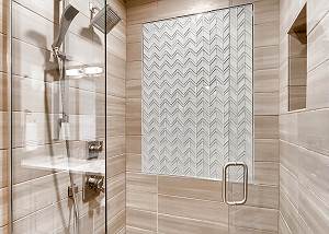 Peak 8 King ensuite shower