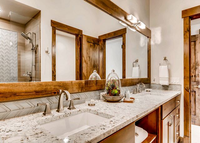 ensuite dual sinks