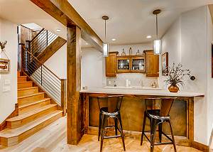 Lower wet bar