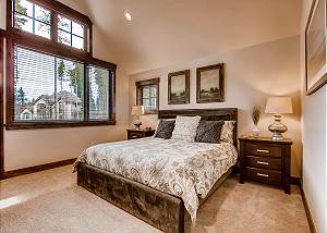 Peak 8 King Suite