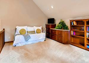 Crystal Peak Master Loft