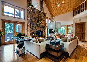Sunny and welcoming living room