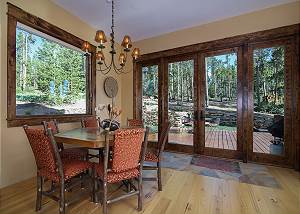 Alpenglow Peaks Lodge