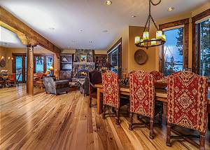 Alpenglow Peaks Lodge