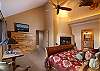 Alpenglow Peaks Lodge