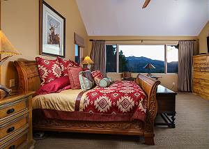 Alpenglow Peaks Lodge