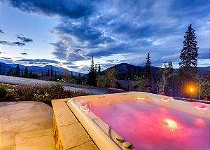 Soak in the hot tub and enjoy the endless sky!