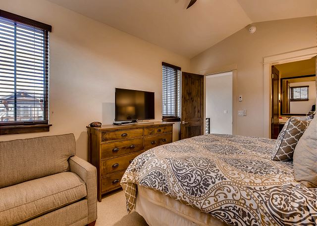 - sleeps 2-3 with one king bed, one single sleeper sofa