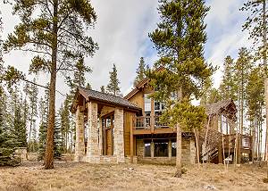 Snowy Point Chalet