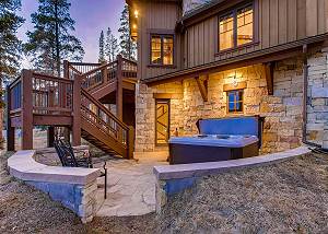 Snowy Point Chalet