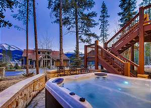 Private hot tub