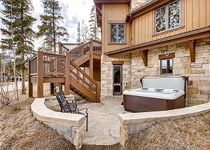 Snowy Point Chalet