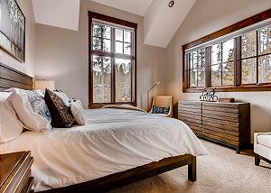 Snowy Point Secondary King Suite