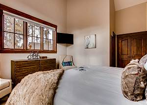 Snowy Point Secondary King Suite
