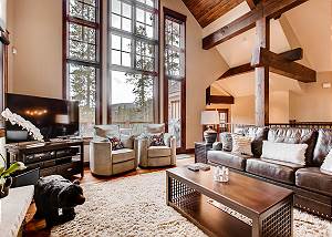 Snowy Point Chalet