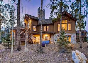Snowy Point Chalet