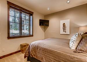 Lynx Bedroom - Sleeps 2 in one king
