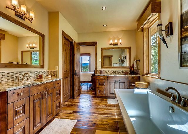 Woodland King Ensuite Bath