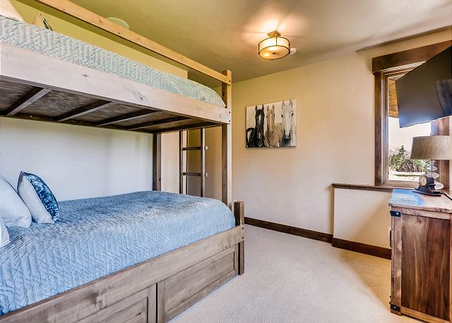 Quaking Aspen Queen Bedroom