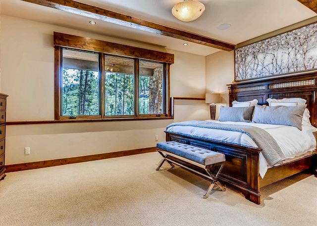 Forest View Queen Suite