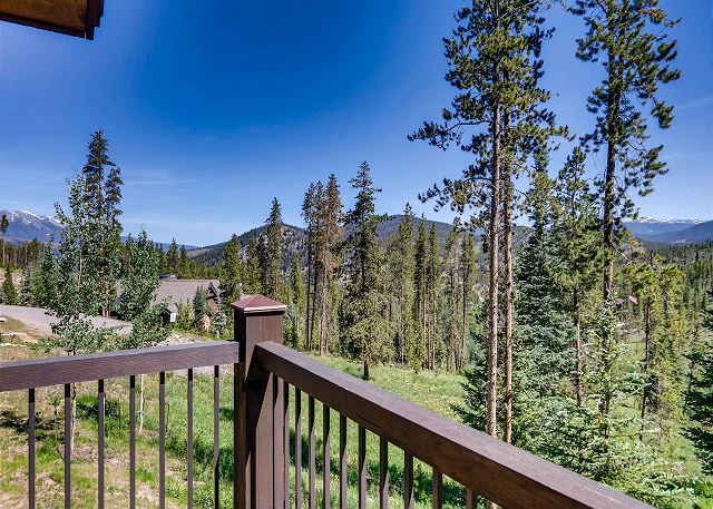 Upper deck lookout